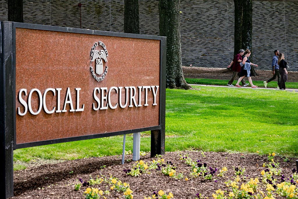 Social Security on the Edge: Cuts Coming as Soon as 2032