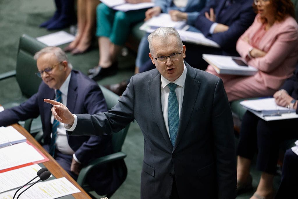 Australia Establishment Buckling Under Rising Populist Threat