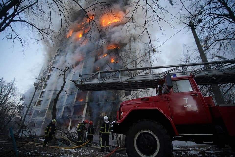 Apartment building in Kyiv hit by Russian attack